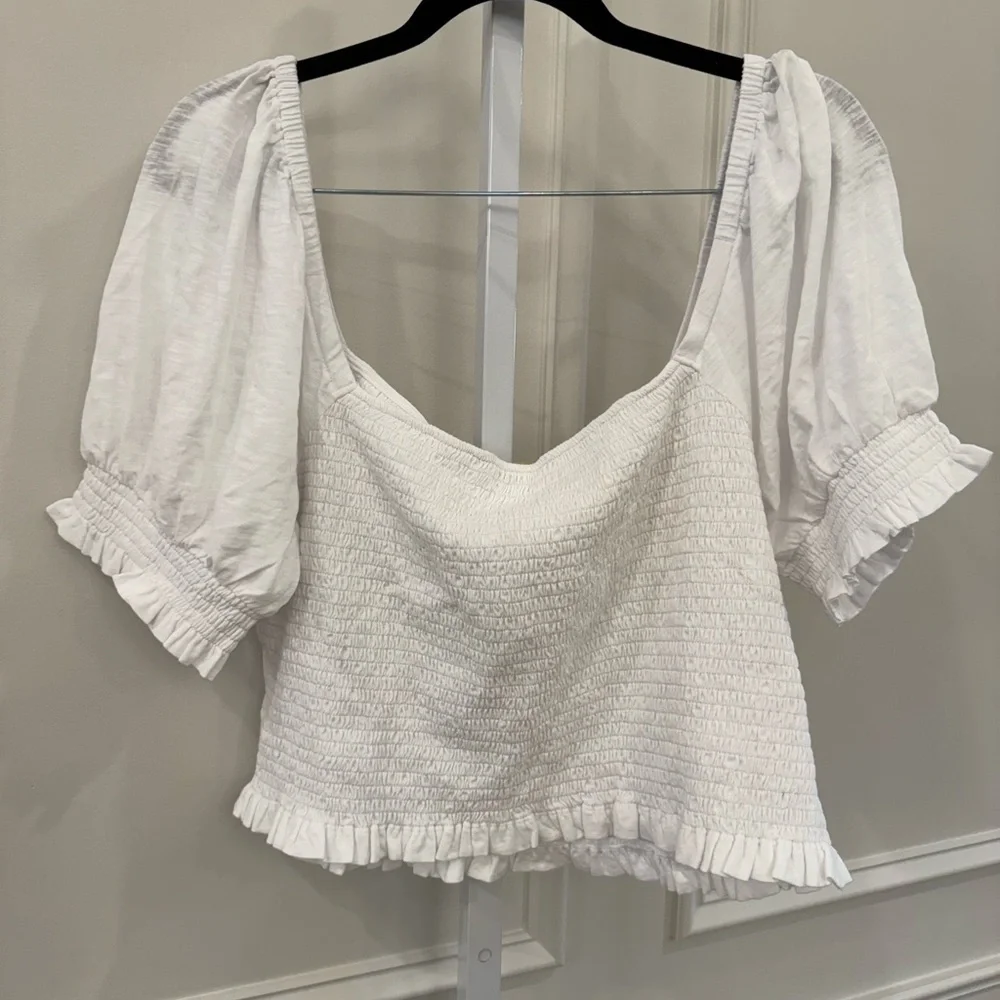 Boden White Ruffled Puff Sleeve Crop Blouse